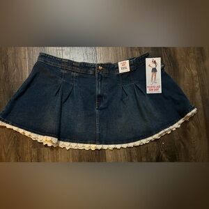 NWT Celebrity Pink Women's Dark Wash Pleated Denim Lace Hem Mini Skirt Size XXXL